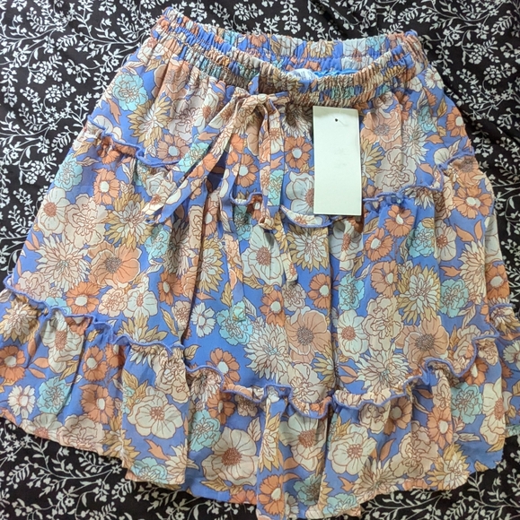 Sienna sky NWT skirt - Picture 4 of 5
